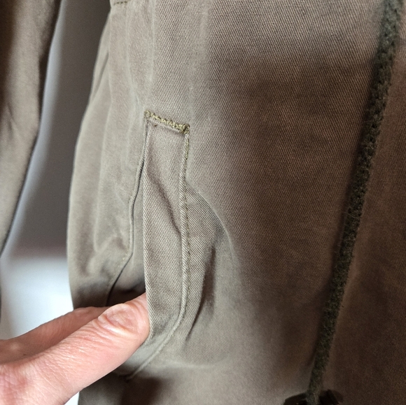 GESVAGES Premium Collection Frida Kahlo Embroidered Olive Green Jacket. Size Med - Picture 4 of 15